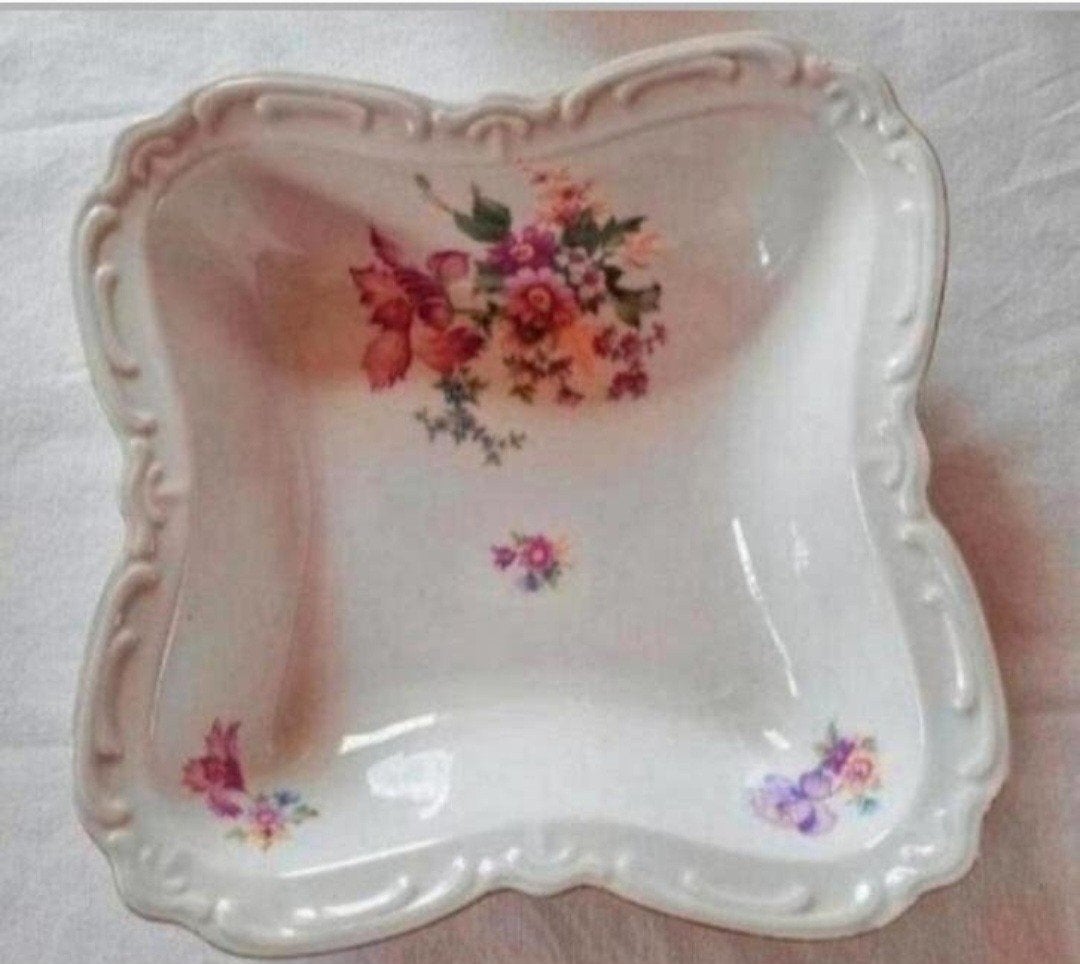 Bareuther vierkante schaal roze boeket bloemen relief rand, Antiek en Kunst, Ophalen of Verzenden