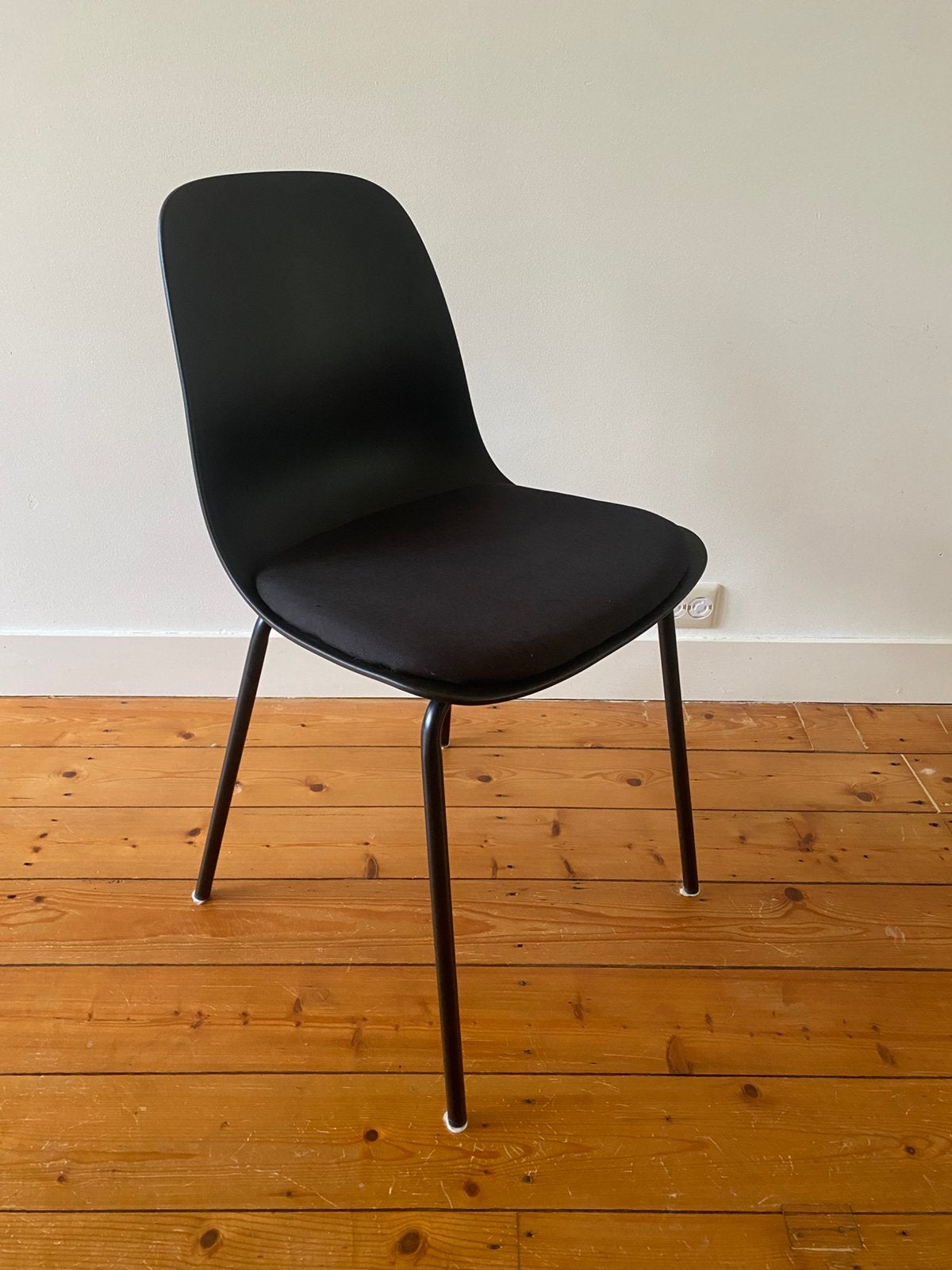 1x Eetkamerstoel zwart €10, Ophalen, Gebruikt, Zwart, Eén
