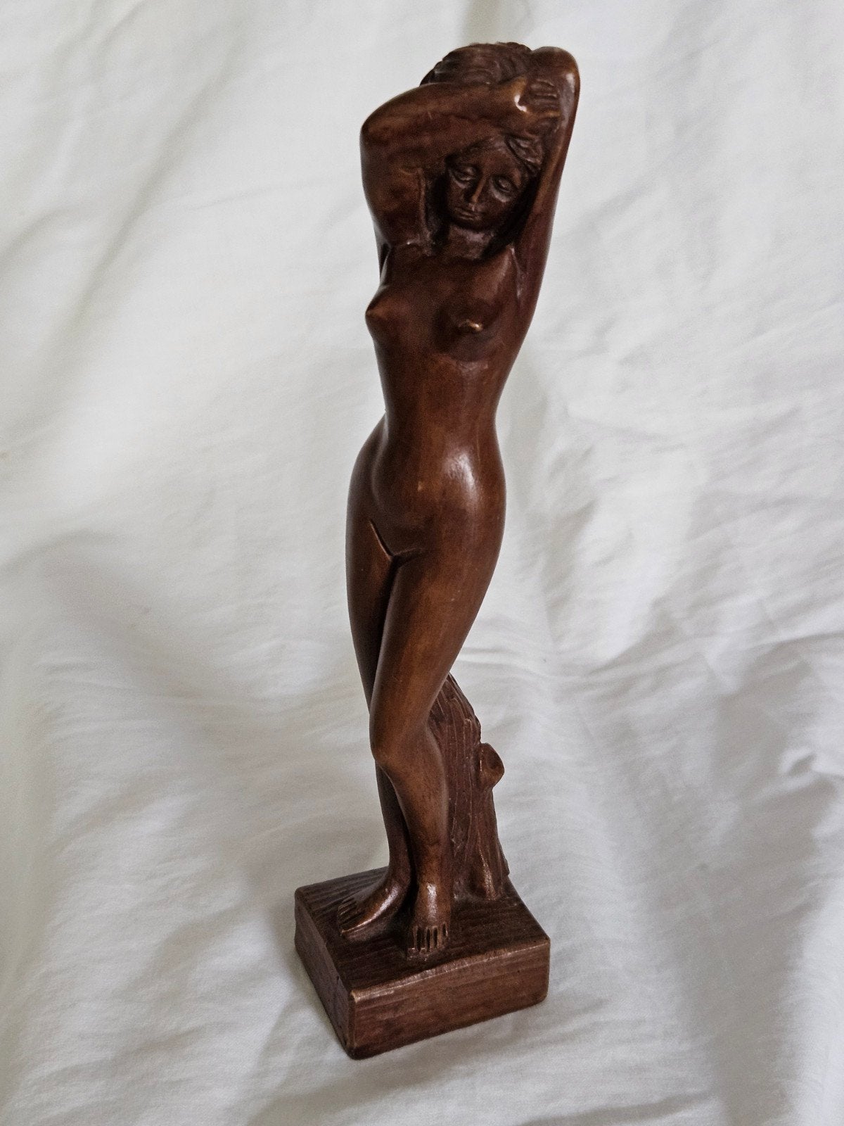 Beeldje naakte vrouw dame, Antiek en Kunst, Kunststof, Ophalen of Verzenden, 20 - 50 cm, Beeld