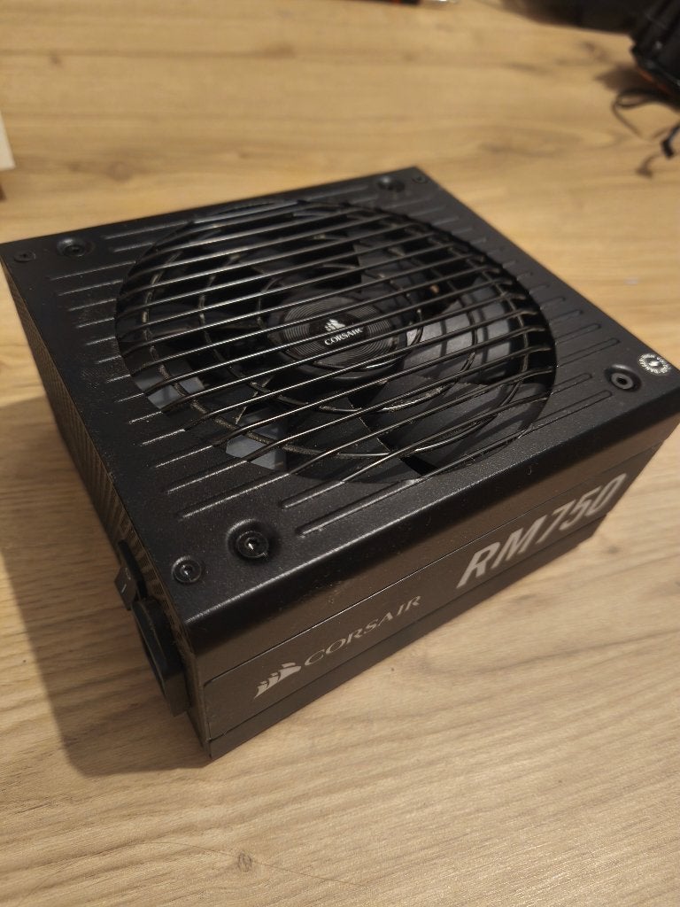Corsair RM750 modular PSU, Ophalen, Zo goed als nieuw