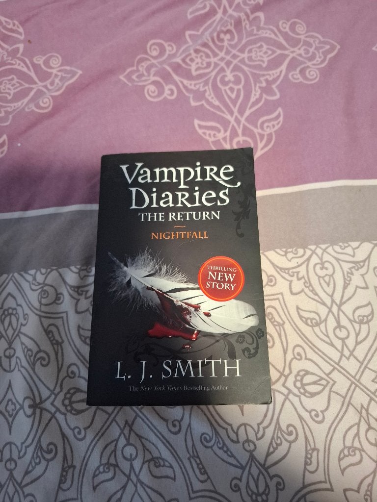 Paperback boek Vampire Diaries - Nightfall, Boeken, Ophalen of Verzenden, Gelezen, L. J. Smith