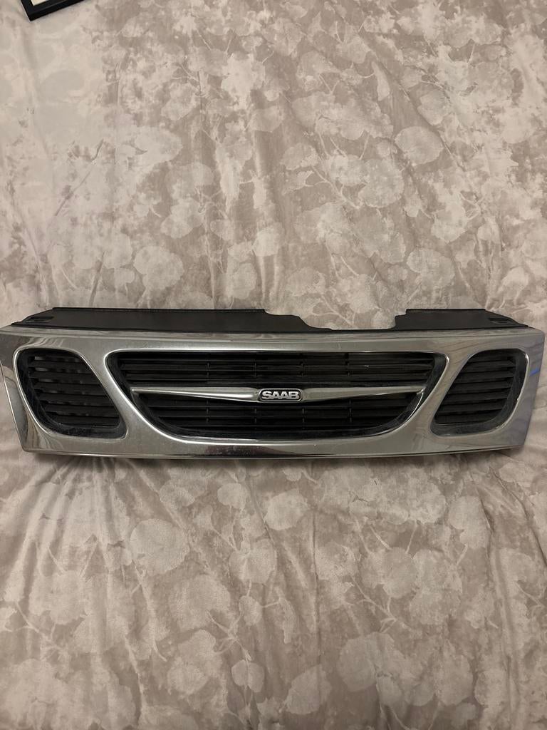 Saab Grille - Gebruikt, Auto-onderdelen, Gebruikt, Voor, Ophalen of Verzenden, Bumper