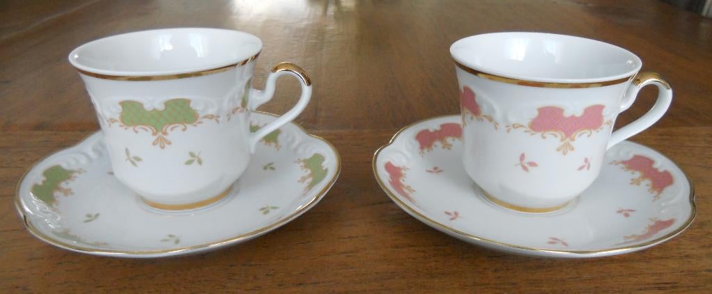 2 Kop en schotels., Overige materialen, Ophalen of Verzenden, Zo goed als nieuw, Overige stijlen