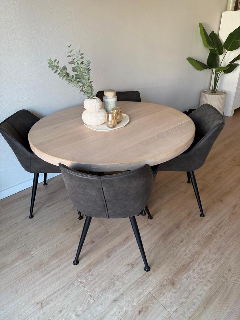 Ronde eettafel met 4 stoelen, Huis en Inrichting, Ophalen, Zo goed als nieuw, Rond, 100 tot 150 cm