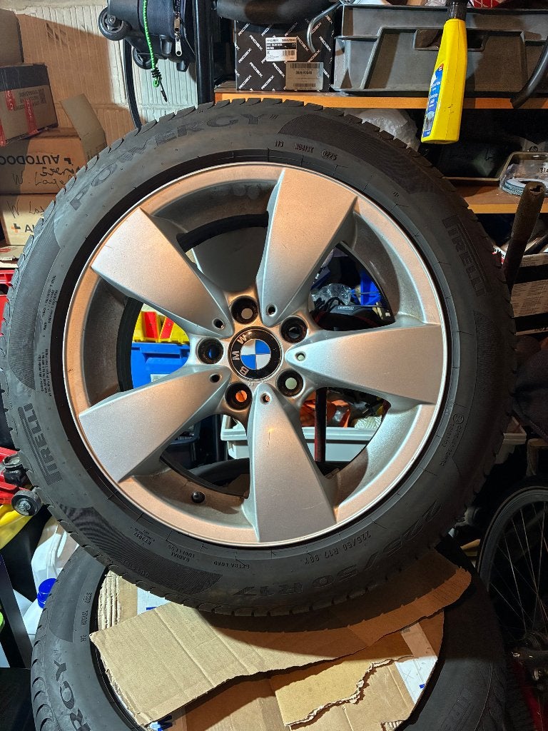 bmw 5serie e60/61 nieuwe set pirelli banden, Auto-onderdelen, Banden en Velgen, Ophalen, Banden en Velgen, Nieuw, 17 inch