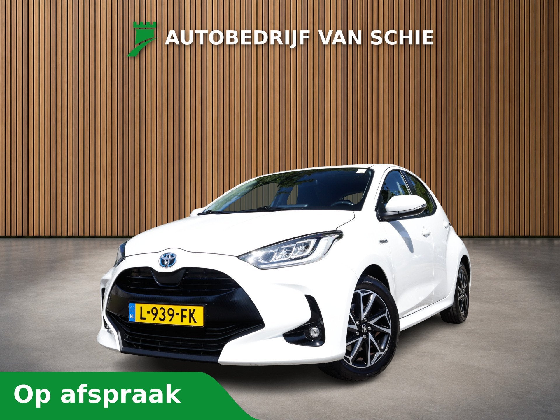 Toyota Yaris 1.5 Hybrid Dynamic 1e-Eig. & Dealer-Onderh BOVA, Gebruikt, Bedrijf, Hybride Elektrisch/Benzine, 3 cilinders