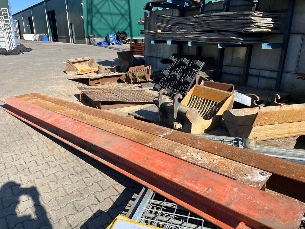 Stalen HEA 220 van 470 cm, Tuin en Terras, Palen, Balken en Planken, Ophalen of Verzenden, Zo goed als nieuw