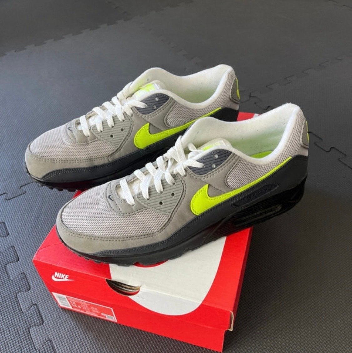 Nike Air Max 90 Neon Zwart, Ophalen of Verzenden, Gedragen, Zwart, Sneakers of Gympen