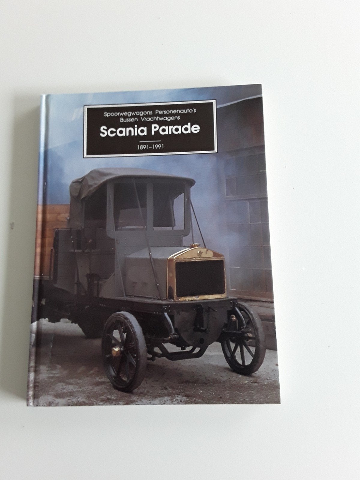 Scania   Parade   1891___  1991, Boeken, Ophalen of Verzenden, Zo goed als nieuw, Vrachtwagen