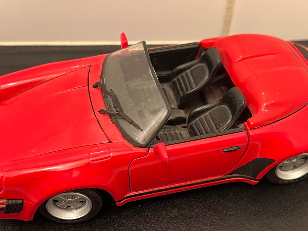 Maisto Porsche 911 Speedster (1989) 1:24, Ophalen of Verzenden, Zo goed als nieuw, Auto, Maisto