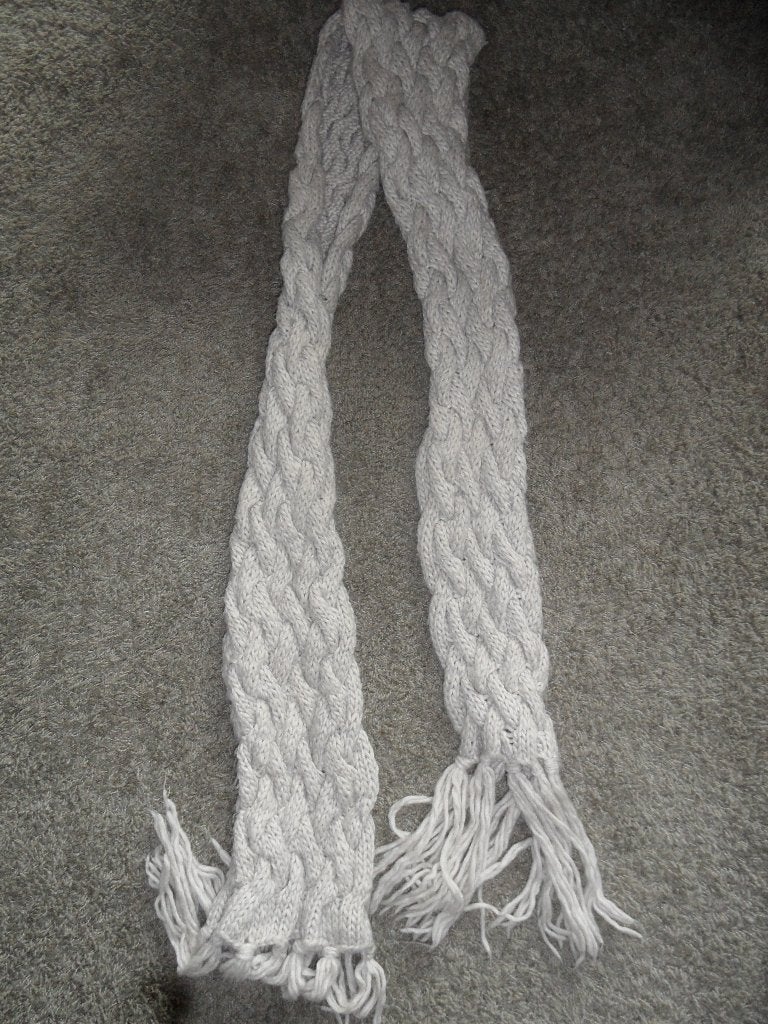 Lekkere, lange smalle warme sjaal, beige/grijs, Ophalen of Verzenden, Gedragen, Maat 46/48 (XL) of groter, Sjaal