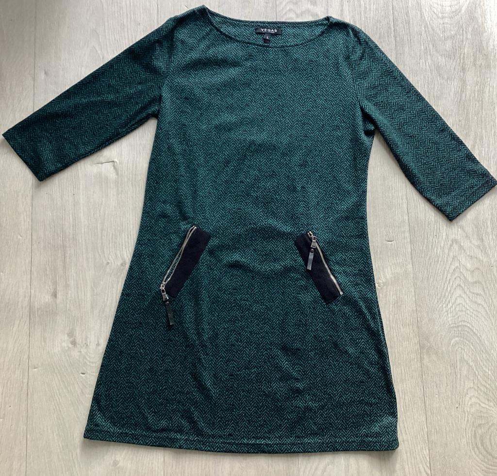 Groene jurk met maat L van Vegas, Ophalen of Verzenden, Zo goed als nieuw, Knielengte, Groen