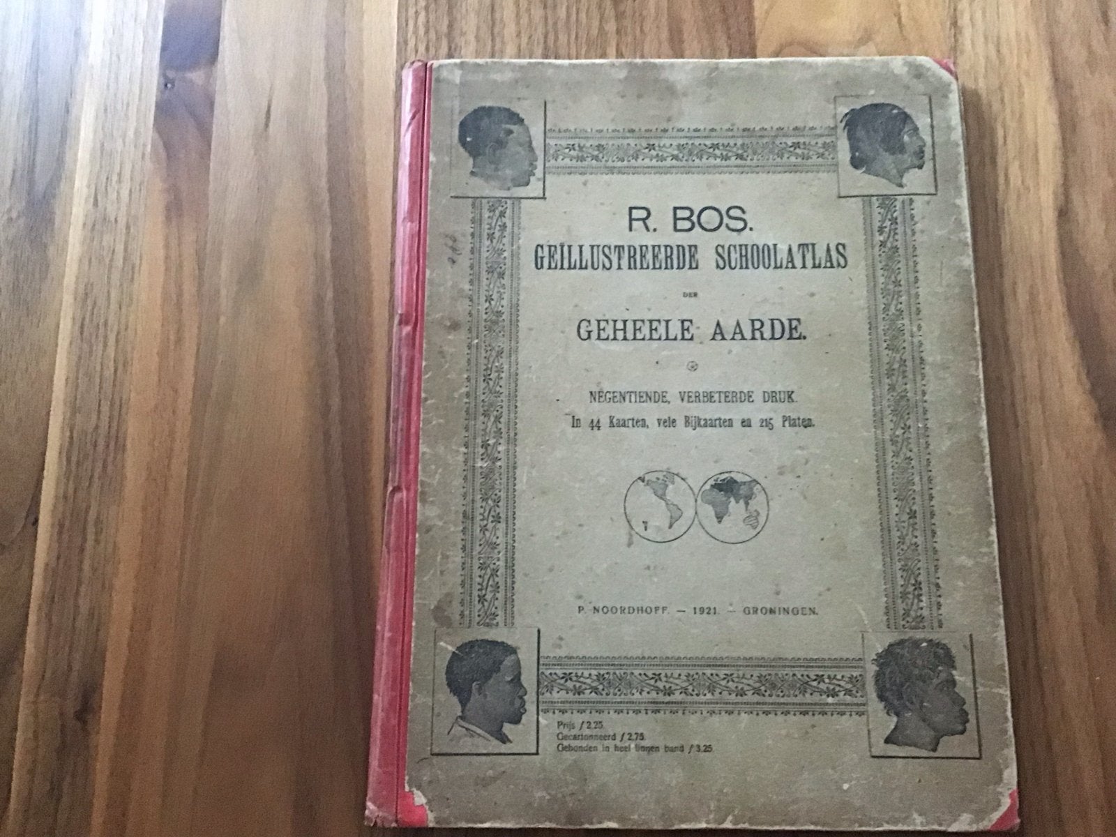 R. Bos Geïllustreerde Schoolatlas der Geheele Aarde 1921, Gelezen, Bosatlas, Ophalen of Verzenden, 1800 tot 2000