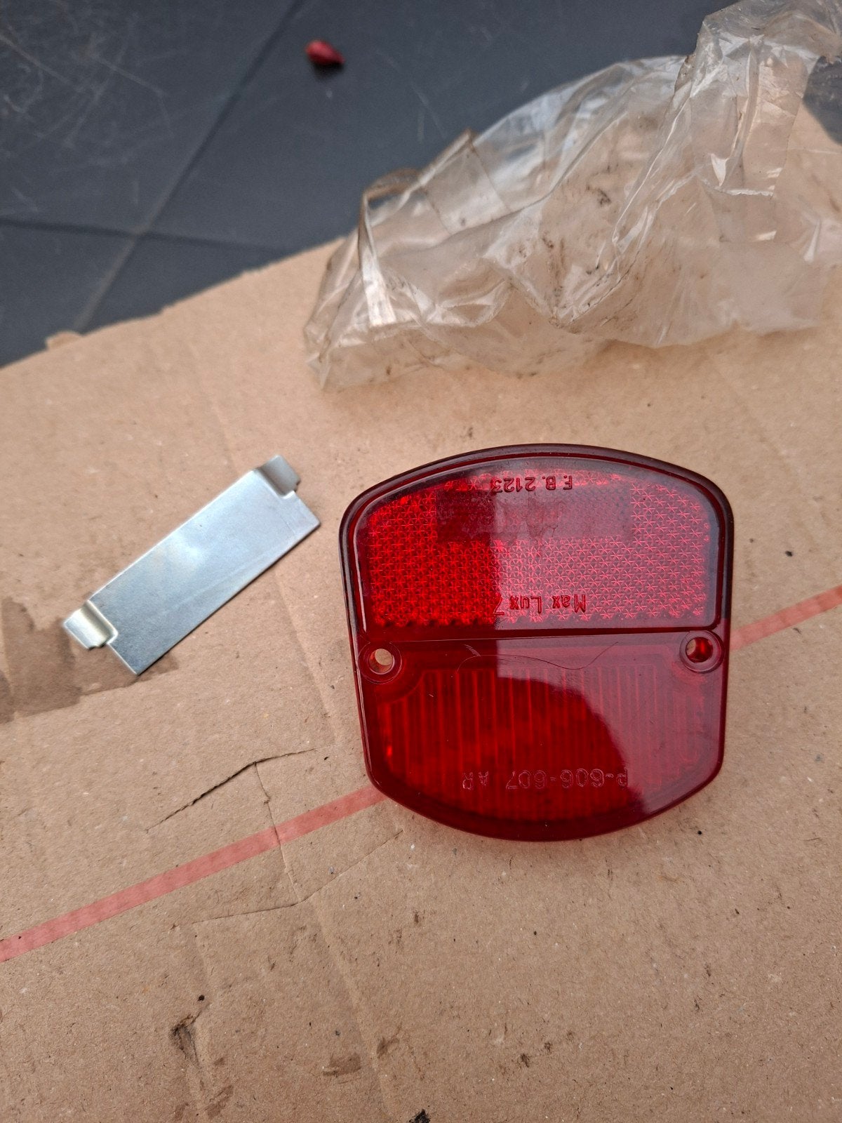 zundapp achterlicht kapje nieuw, Fietsen en Brommers, Ophalen of Verzenden