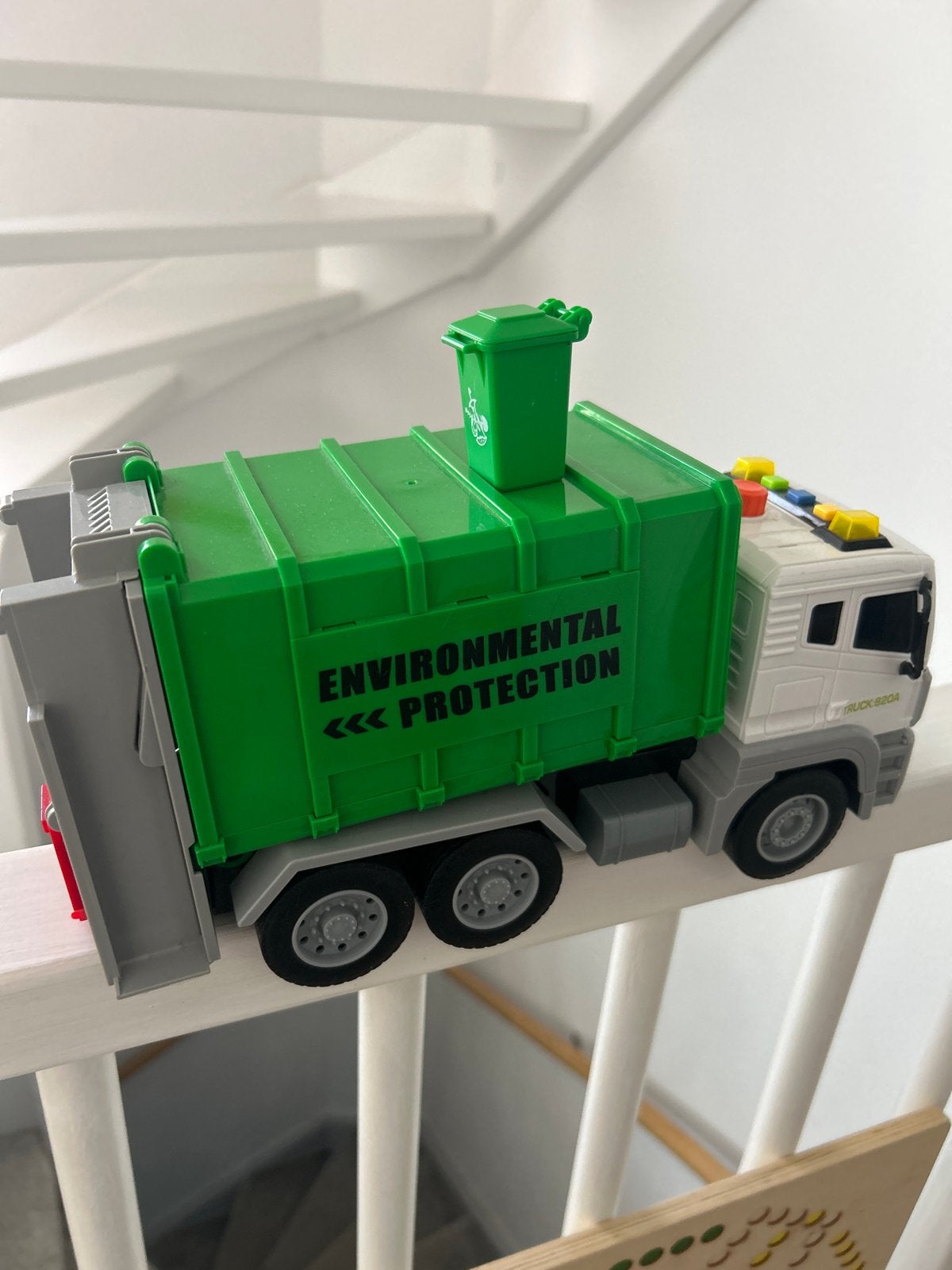 Speelgoed vuilniswagen met container, Ophalen of Verzenden, Gebruikt