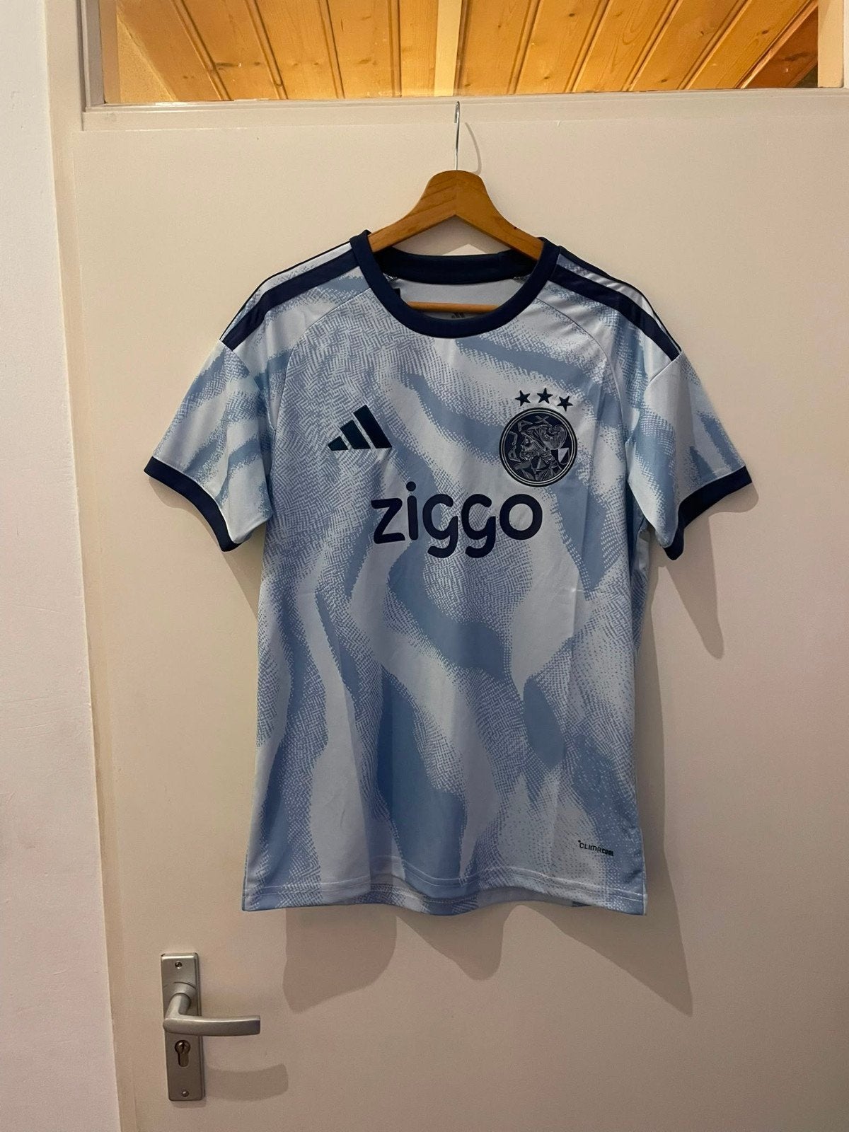 Ajax Shirt 2026 - 2027 maat M, Sport en Fitness, Voetbal, Maat M, Ophalen, Nieuw, Shirt