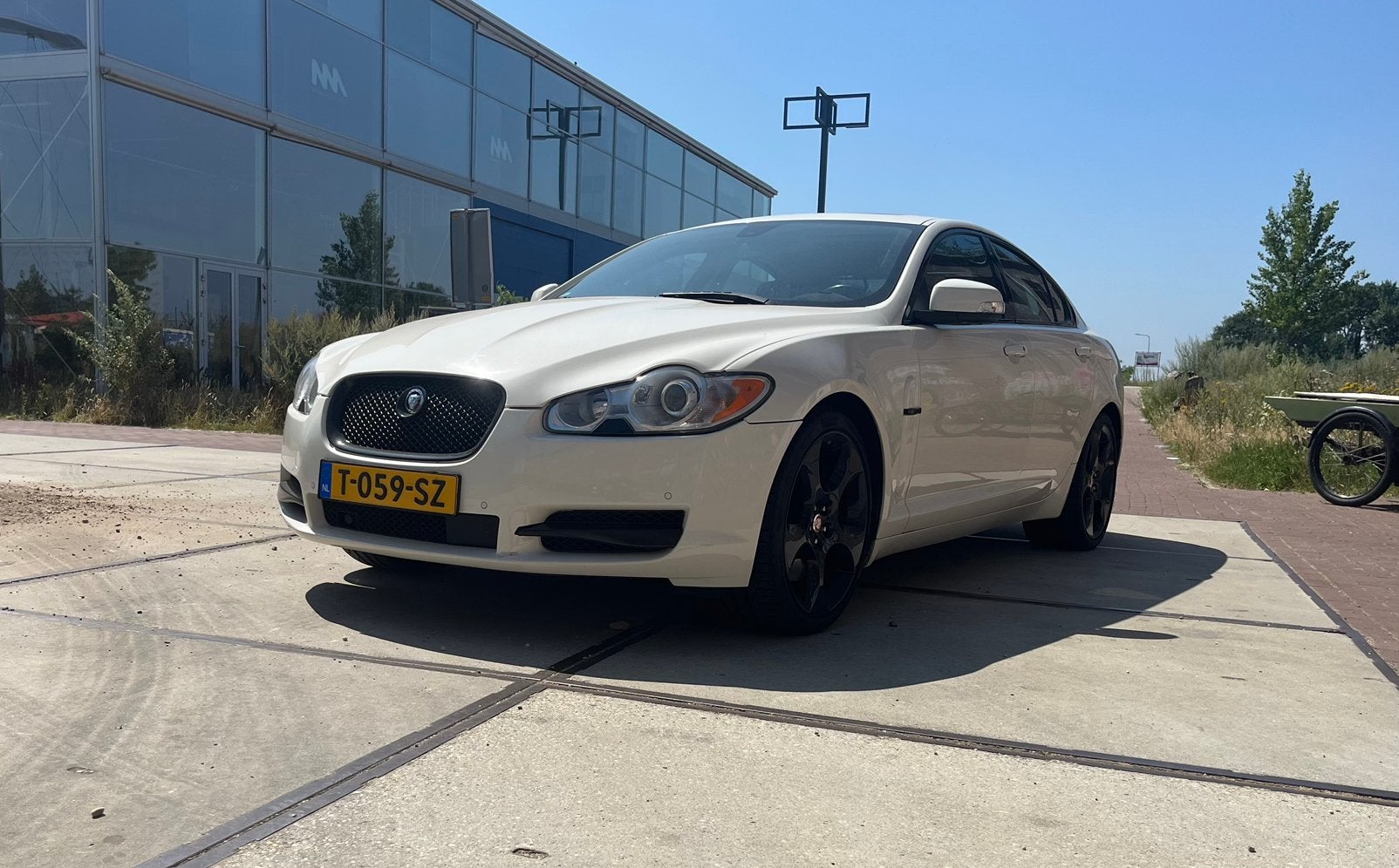 Jaguar XF 4.2 SV8 Supercharged 416pk - Rood Leer - Full opt, Automaat, 1780 kg, Achterwielaandrijving, 8 cilinders