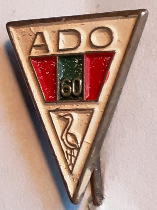 ADO-clubspeld driehoek-oud speldje, Verzamelen, Speldjes, Pins en Buttons, Verzenden, Zo goed als nieuw, Sport, Speldje of Pin