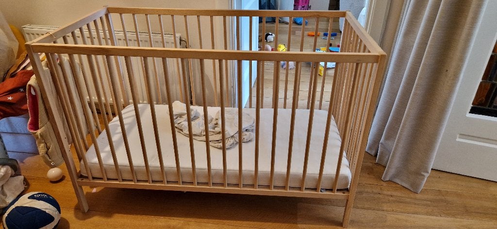 Kinderbedje/babybedje met matras, Kinderen en Baby's, Gebruikt, 70 tot 85 cm, Minder dan 140 cm, Ophalen