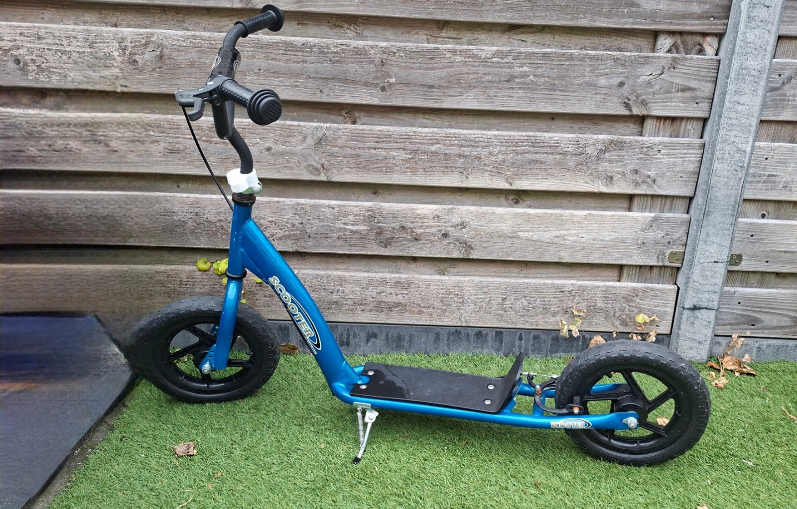 Blauwe step met luchtbanden, Fietsen en Brommers, Steps, Ophalen, Gebruikt, Gewone step, Onbekend