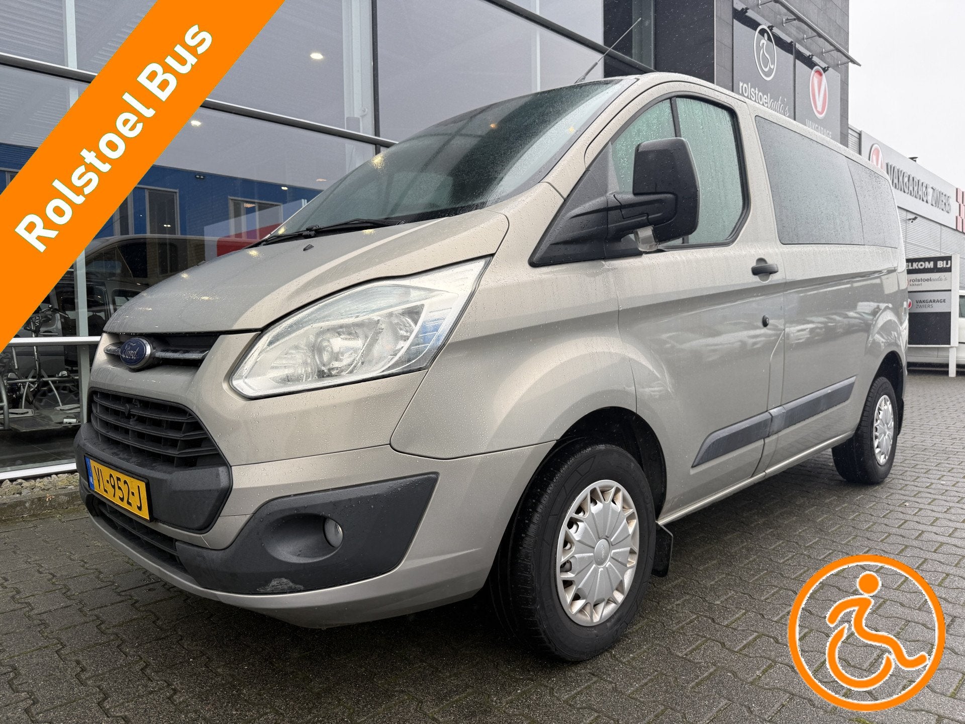 Ford Transit Custom 3+1 Rolstoelbus 310 2.2 TDCI L1H1 Ambien, Voorwielaandrijving, Euro 5, Gebruikt, Zwart