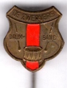 Drumband de Zwervers koper speldje ( Y_066), Verzamelen, Ophalen of Verzenden, Zo goed als nieuw, Merk, Speldje of Pin