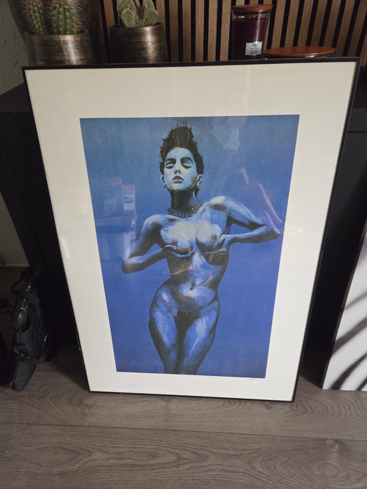 Modern schilderij in blauwtinten - Vrouwenfiguur, Antiek en Kunst, Kunst | Schilderijen | Modern, Ophalen, Figuren, Papier/karton