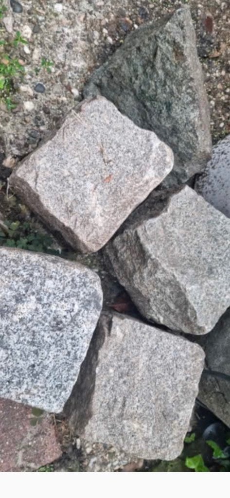 Gezocht basalt keien en beton klinkers, Tuin en Terras, Grind, Keien en Split, Ophalen, Grijs, Basalt, Overige typen