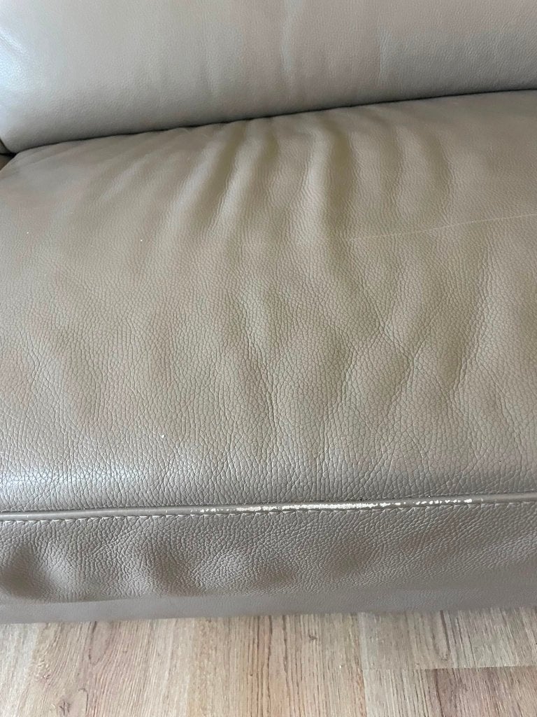 Taupe leren 2,5zits bank (gratis), Huis en Inrichting, Banken | Bankstellen, Ophalen, Gebruikt, 75 tot 100 cm