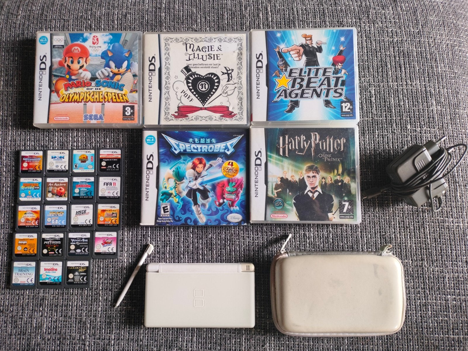 Nintendo DS Lite met Spellen, Spelcomputers en Games, Spelcomputers | Nintendo 2DS en 3DS, Zo goed als nieuw, 3DS, Wit, Ophalen of Verzenden