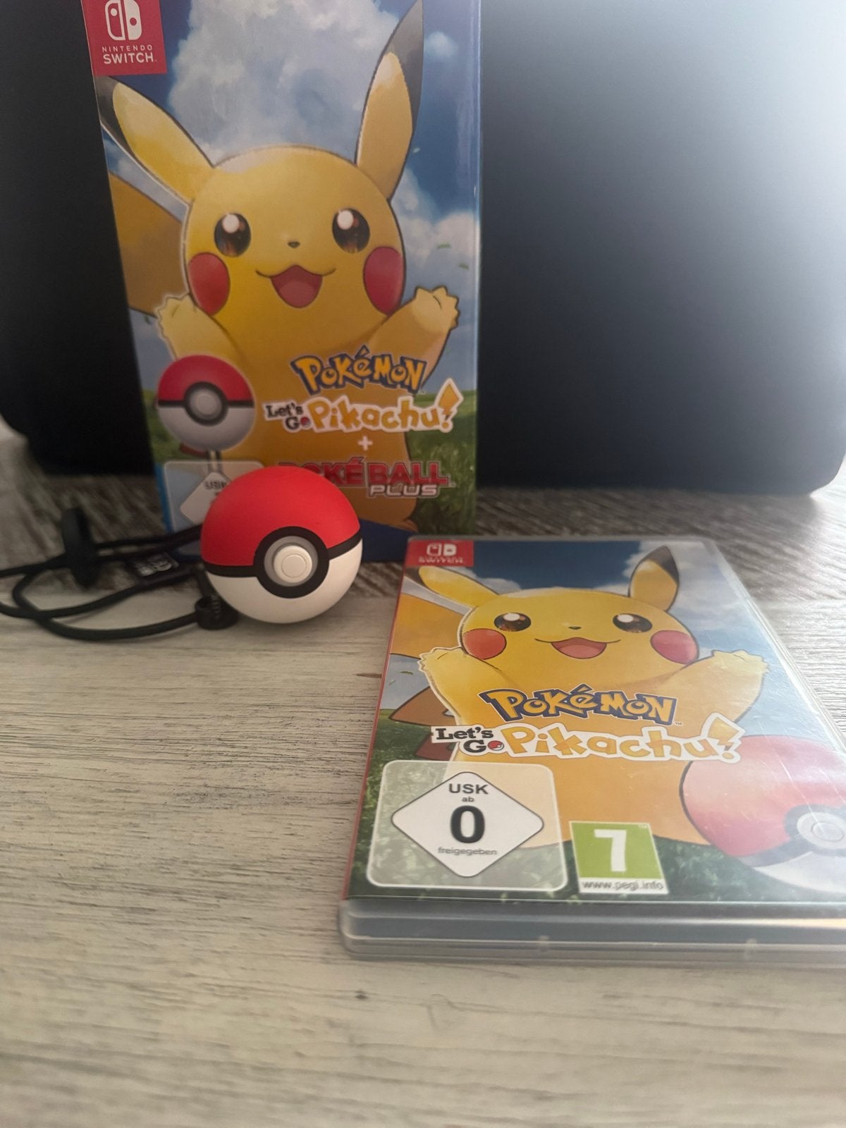 Pokémon Let's Go Pikachu + Pokéball Plus (Gebruikt), Gebruikt, 1 speler, Ophalen of Verzenden, Role Playing Game (Rpg)