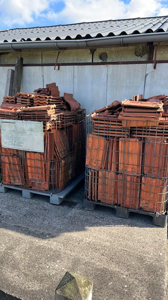 Gebruikte oranje dakpannen ongeveer 300 stuks, Ophalen, Gebruikt, Steen of Klei, 15 m² of meer