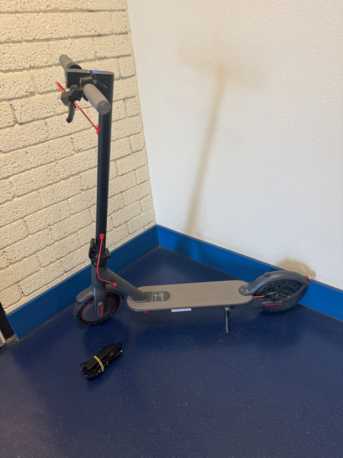 AovoPro 365GO E-Scooter | Nieuwstaat | Slechts 40 km gereden, Fietsen en Brommers, Steps, Ophalen of Verzenden, Zo goed als nieuw
