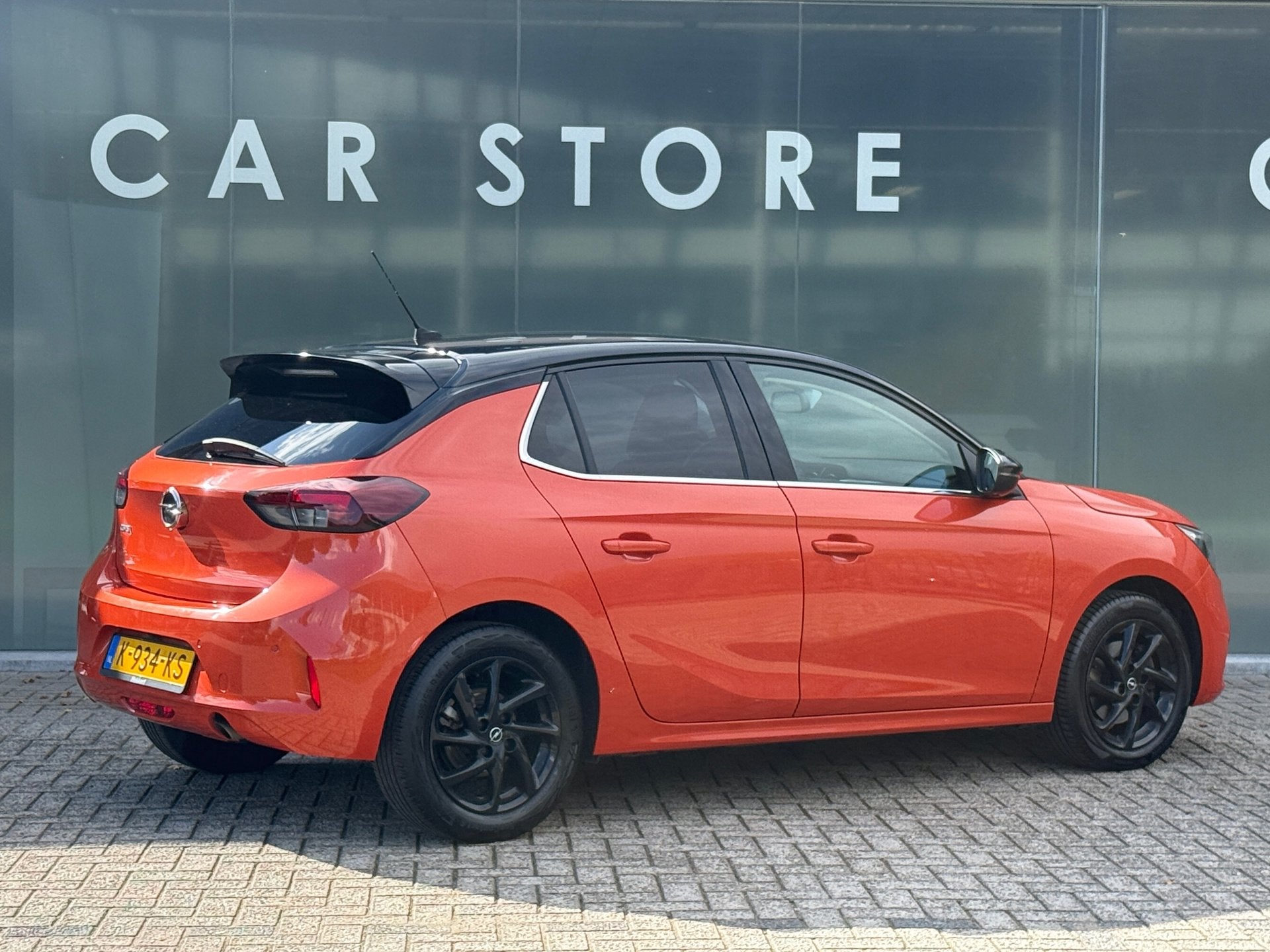 Opel Corsa 1.2 101pk Automaat Elegance Carplay|Camera|PDC|St, Dealer onderhouden, 101 pk, Gebruikt, Leder en Stof