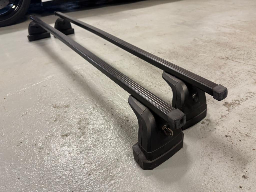 Thule Squarbar Evo 127 cm, Ophalen of Verzenden, Zo goed als nieuw