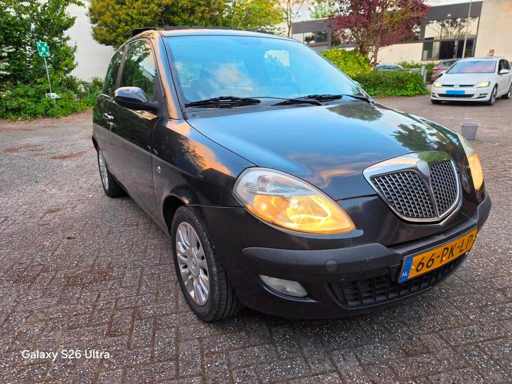 Lancia Ypsilon 1.4-16V Platino AUTOMAAT PANO CLIMA, 970 kg, 400 kg, Zwart, Bedrijf