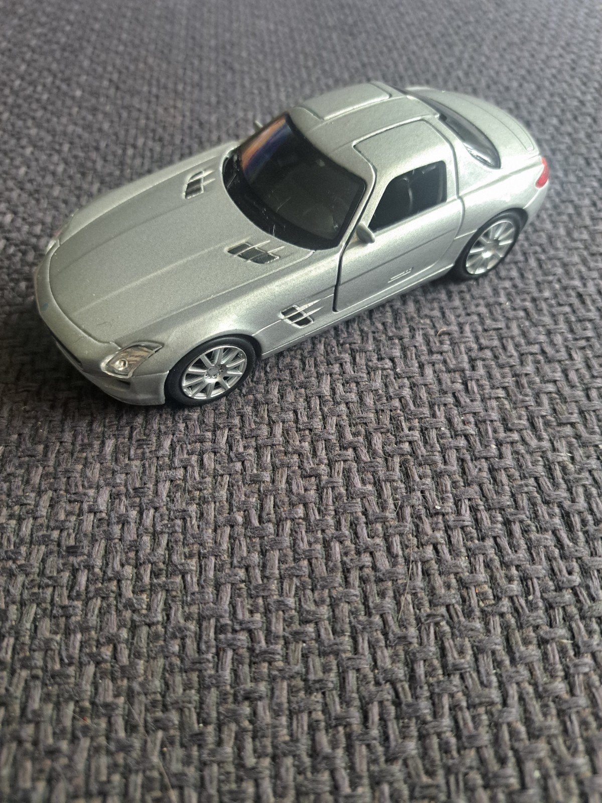 Welly model mercedes benz sls amg, Gebruikt, Auto, Ophalen of Verzenden, N.b
