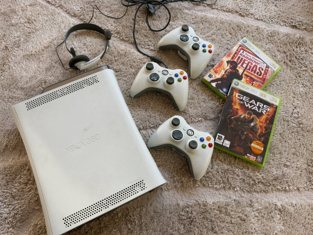 Xbox 360 console, HDD, 3 controllers en 2 games, Ophalen, Gebruikt, 20 GB, Met games