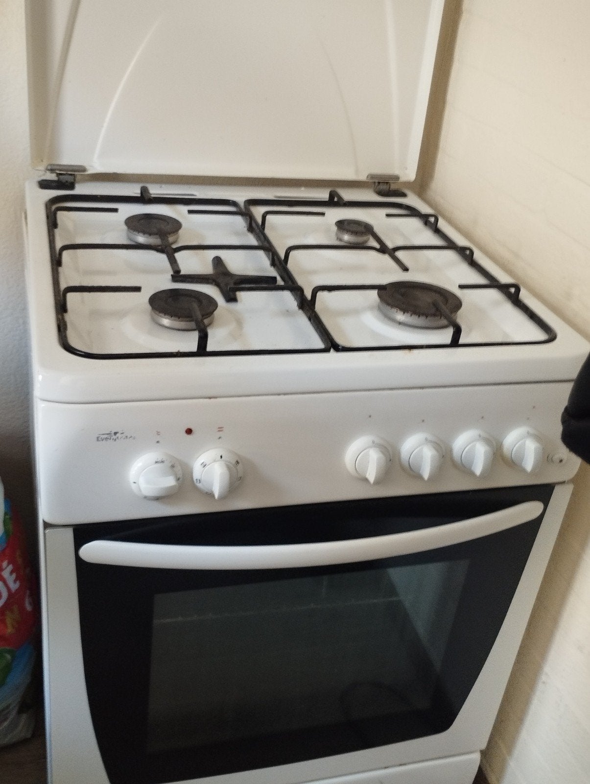 Vrijstaand gasfornuis met oven, Witgoed en Apparatuur, Fornuizen, Gebruikt, Vrijstaand, Gas, 4 kookzones, 45 tot 60 cm, Ophalen