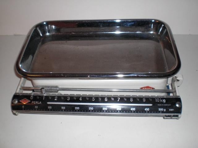 Vintage jaren 60 keuken weegschaal Krups Perla met gewichten, Keukenweegschaal, Analoog, Ophalen of Verzenden, Fijner dan 1 gram