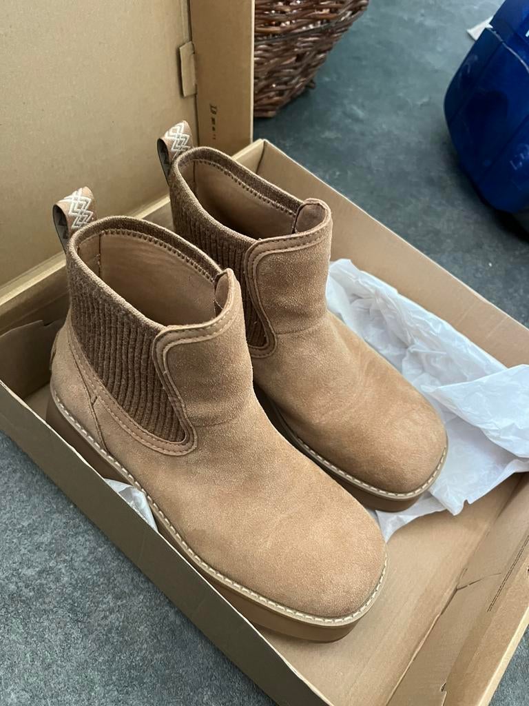 Ugg Cityfunc chelsea boots maat 37, Verzenden, Beige, Lage of Enkellaarzen, Zo goed als nieuw