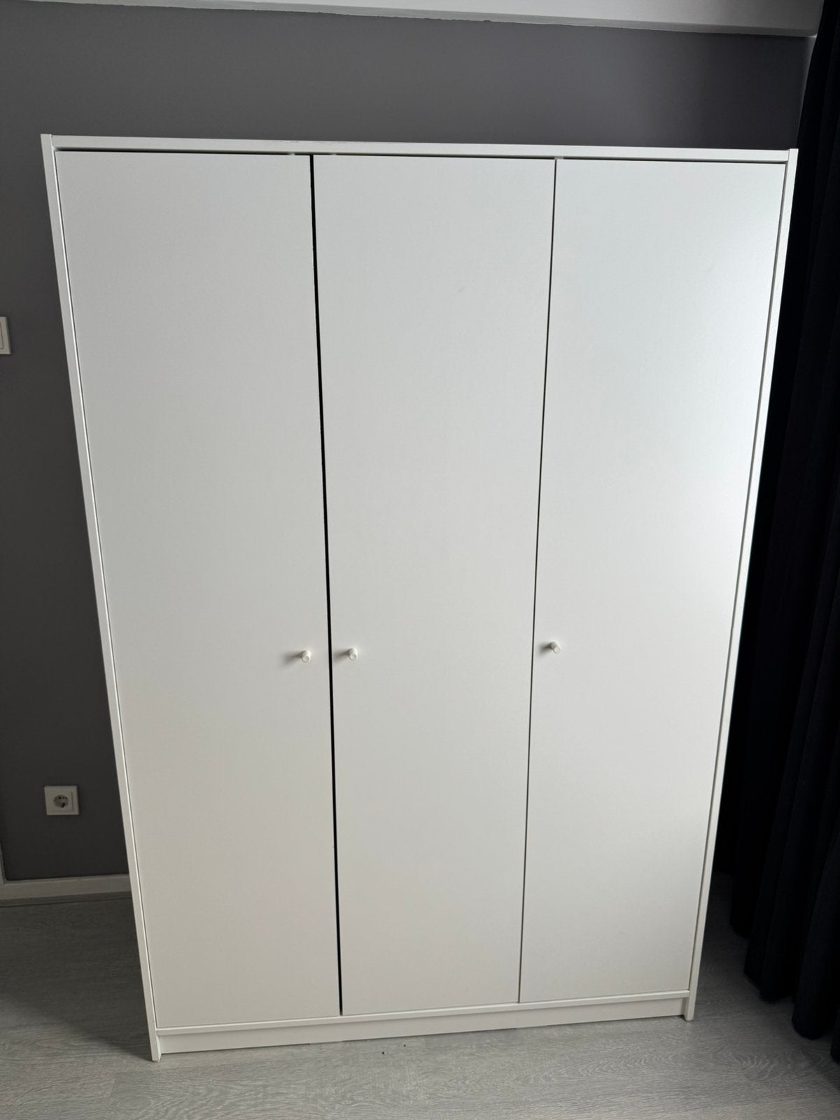 Nette kledingkast met hang- en legruimte, Ophalen, 100 tot 150 cm, Zo goed als nieuw, 150 tot 200 cm