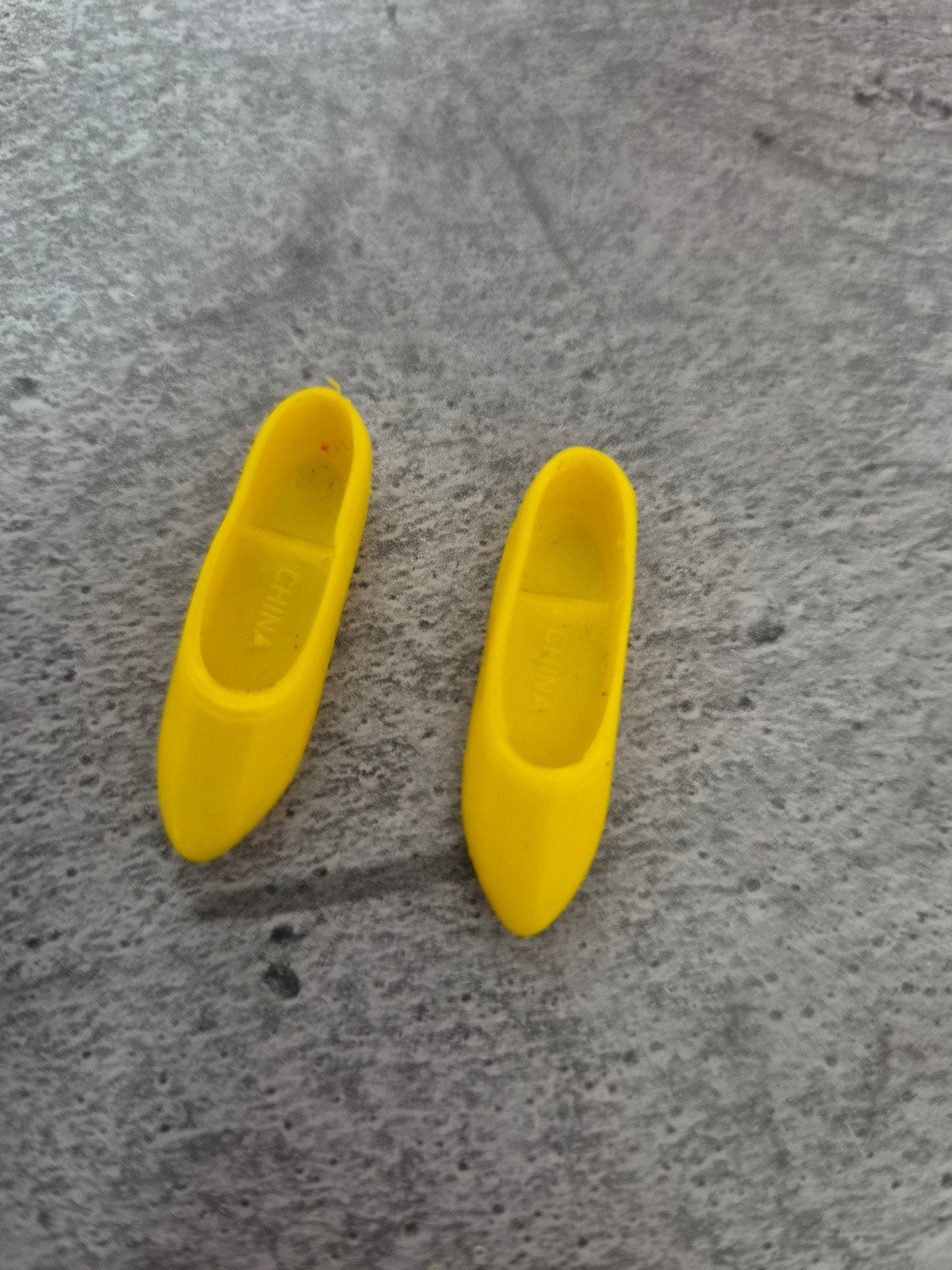 Gele Barbie schoentjes - Made in China, Ophalen of Verzenden
