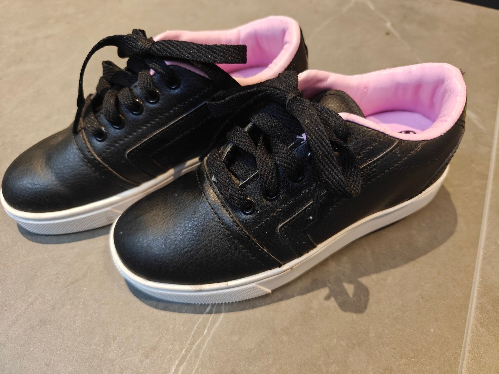 Heelys rolschoenen zwart, Ophalen of Verzenden, Zo goed als nieuw, Kinderen