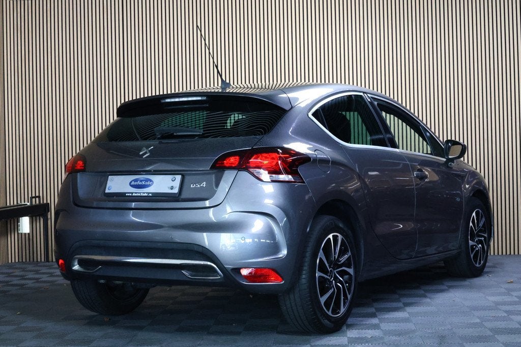 DS DS 4 Crossback 1.2 PureTech Business AVM NAVI SLECHTS 270, Auto's, DS, Gebruikt, Euro 6, 1199 cc, Leder en Stof