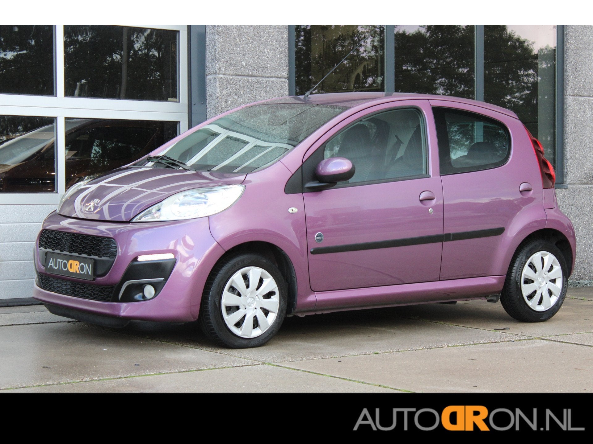 Peugeot 107 1.0 Envy Airco Dealer Onderhouden Nwe APK, Auto's, Voorwielaandrijving, Euro 5, Stof, Gebruikt