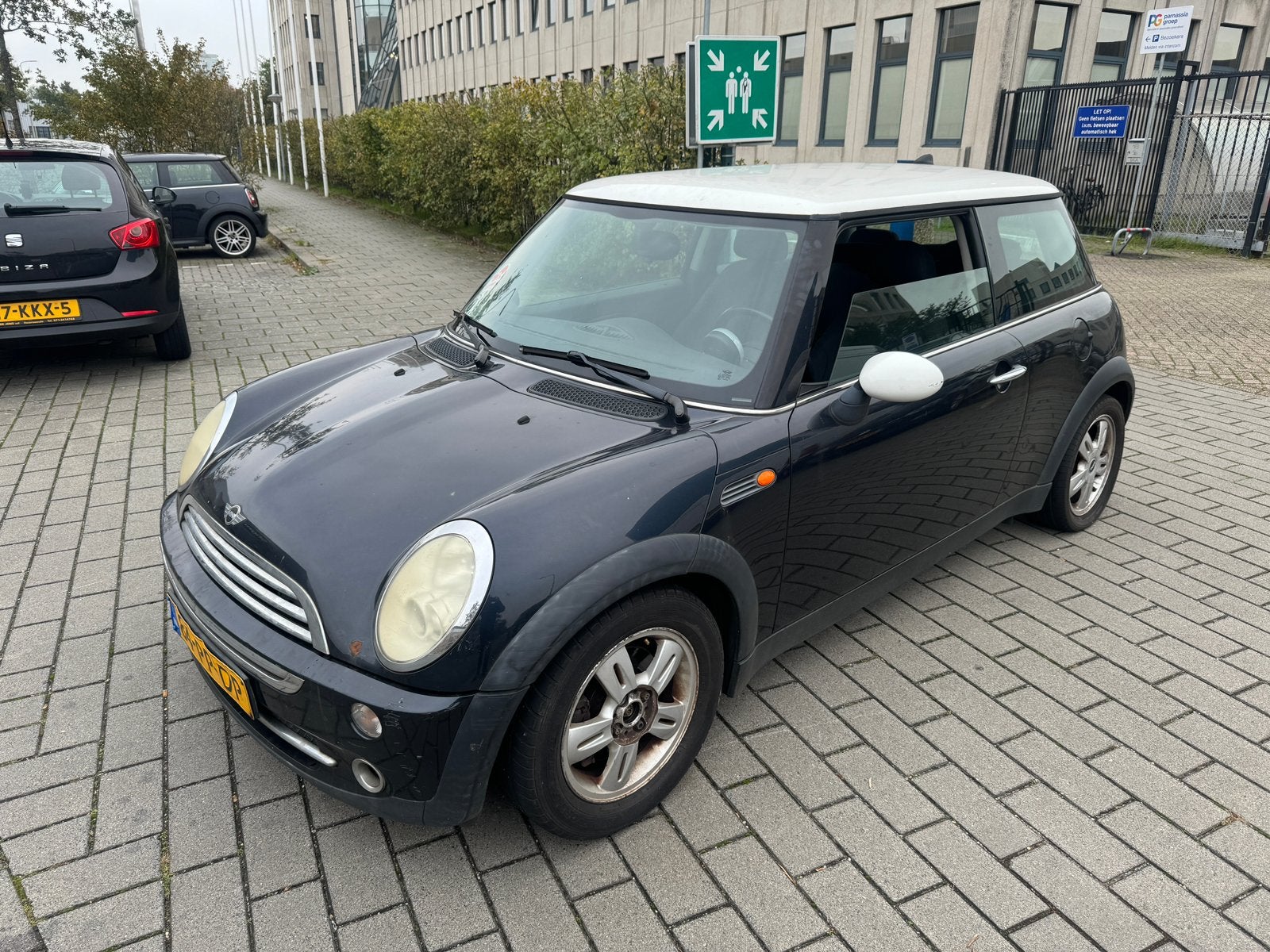 Mini 1.6-16V Cooper AUT 2004 Zwart AIRCO EXPORT, Stof, Zwart, 4 cilinders, 4 stoelen