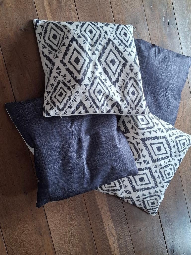 4 nieuwe kussens 45 x 45, Ophalen, Nieuw, Grijs, Vierkant
