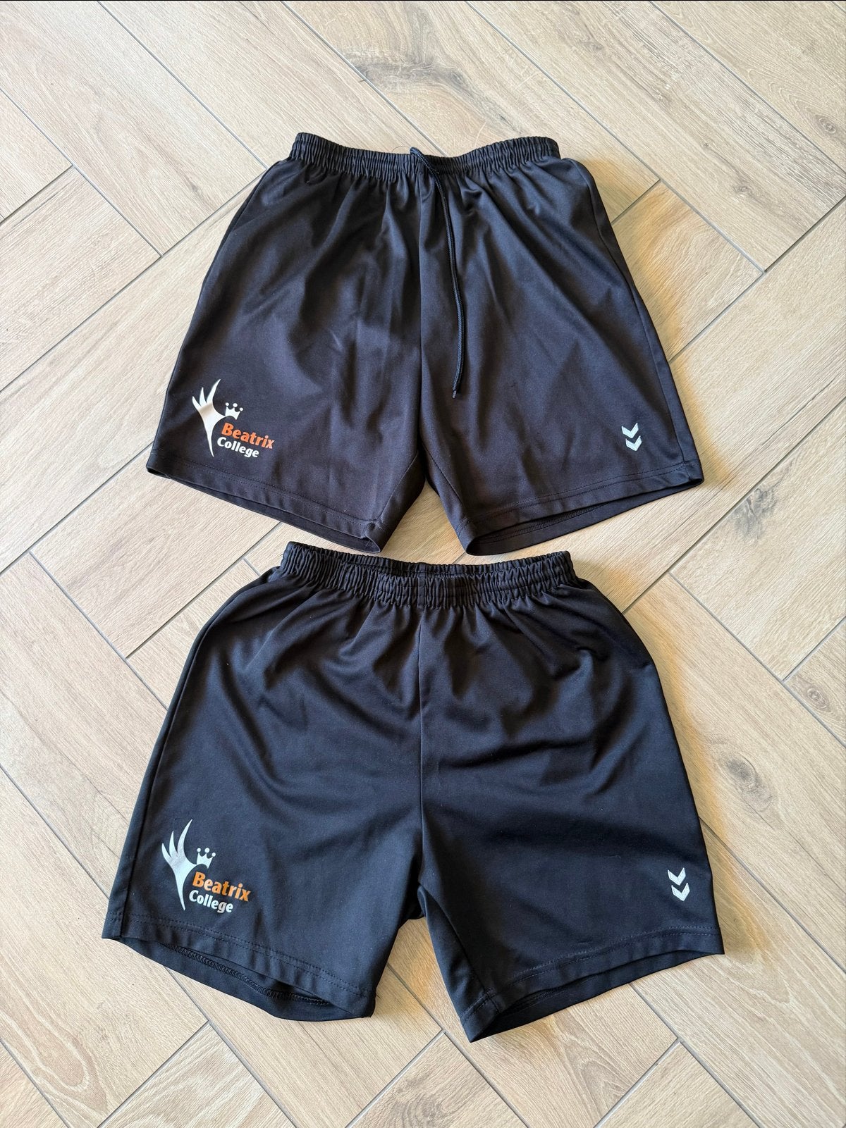 Zwarte sportbroekjes Hummel Beatrix College maat S (2 stuks), Ophalen, Gebruikt, Jongen of Meisje, Sport- of Zwemkleding
