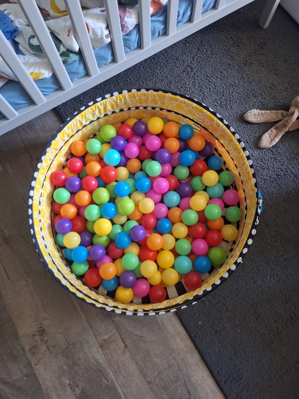 Ballenbak voor kleine kinderen met 200+ ballen, Kinderen en Baby's, Speelgoed | Babyspeelgoed, Ophalen of Verzenden, Zo goed als nieuw